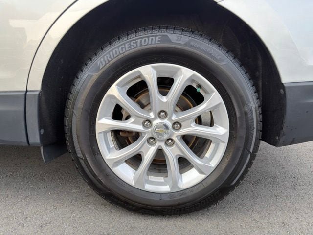 Used 2020 Chevrolet Equinox LS w/ LS Convenience Package AWD/4WD image 27