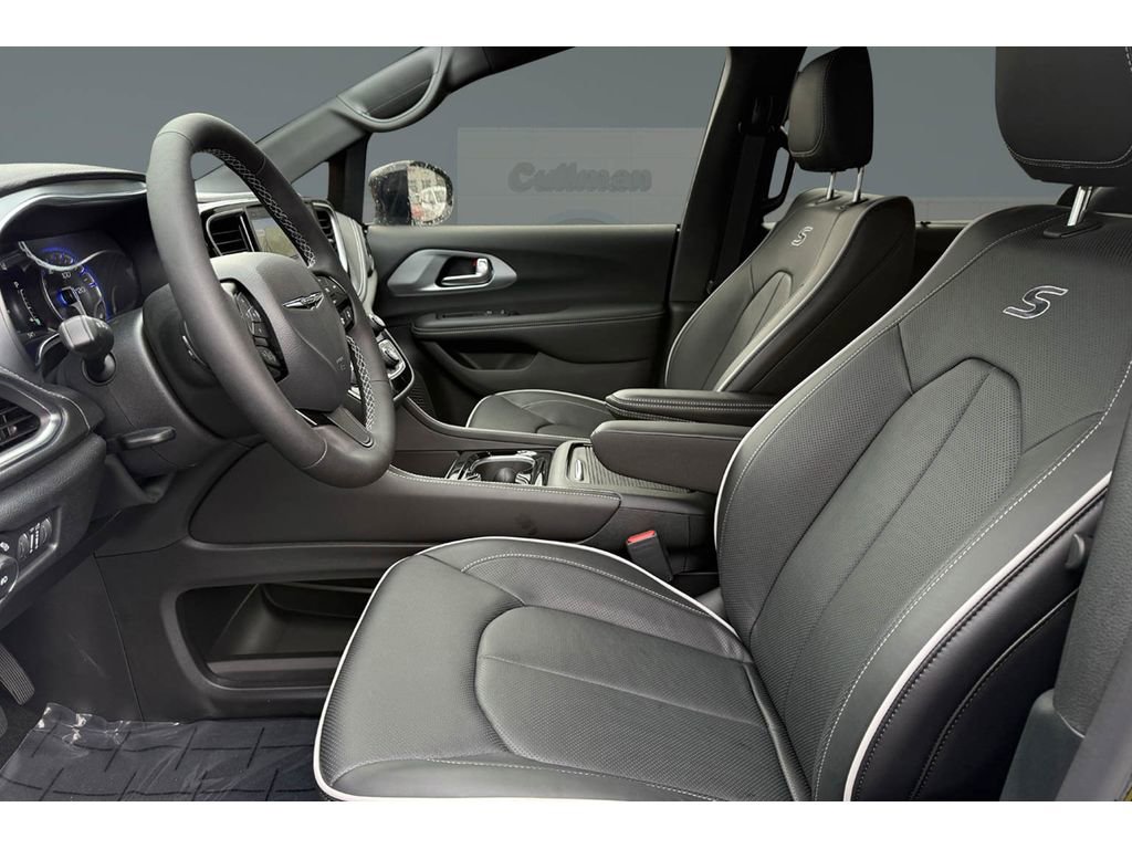 New 2026 Chrysler Pacifica Limited image 12
