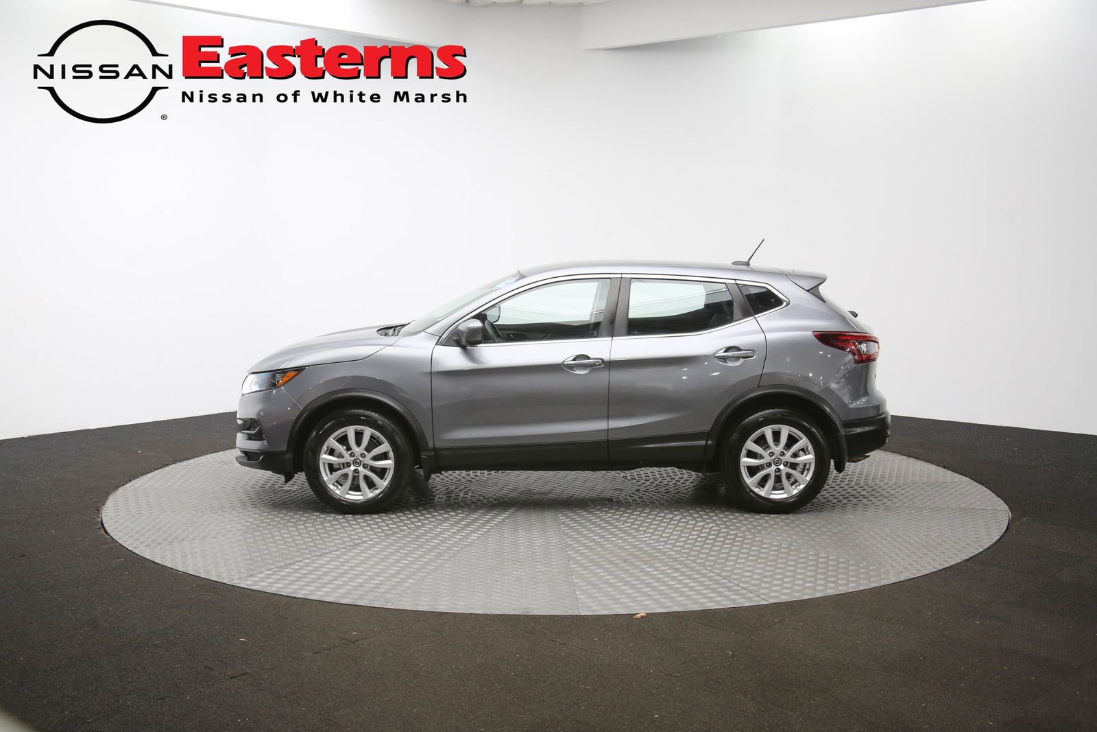 Used 2022 Nissan Rogue Sport S image 57