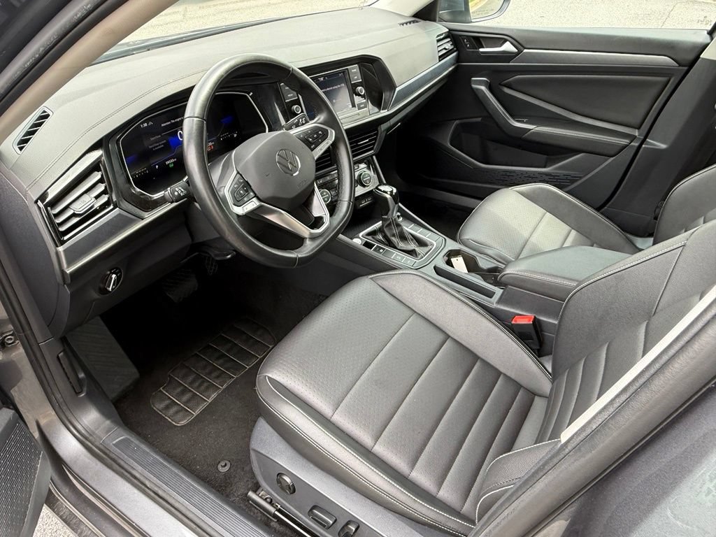 Used 2024 Volkswagen Jetta SE FWD image 19