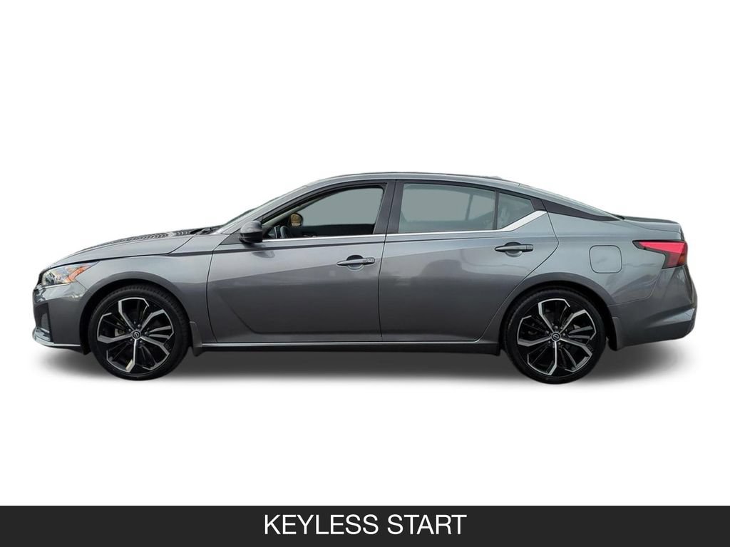 Used 2023 Nissan Altima 2.5 SR FWD image 5