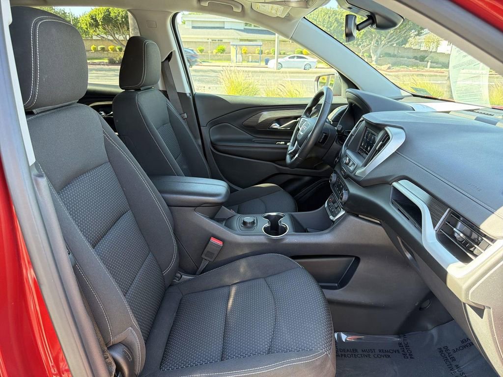 Used 2023 GMC Terrain SLE w/ Elevation Edition image 29