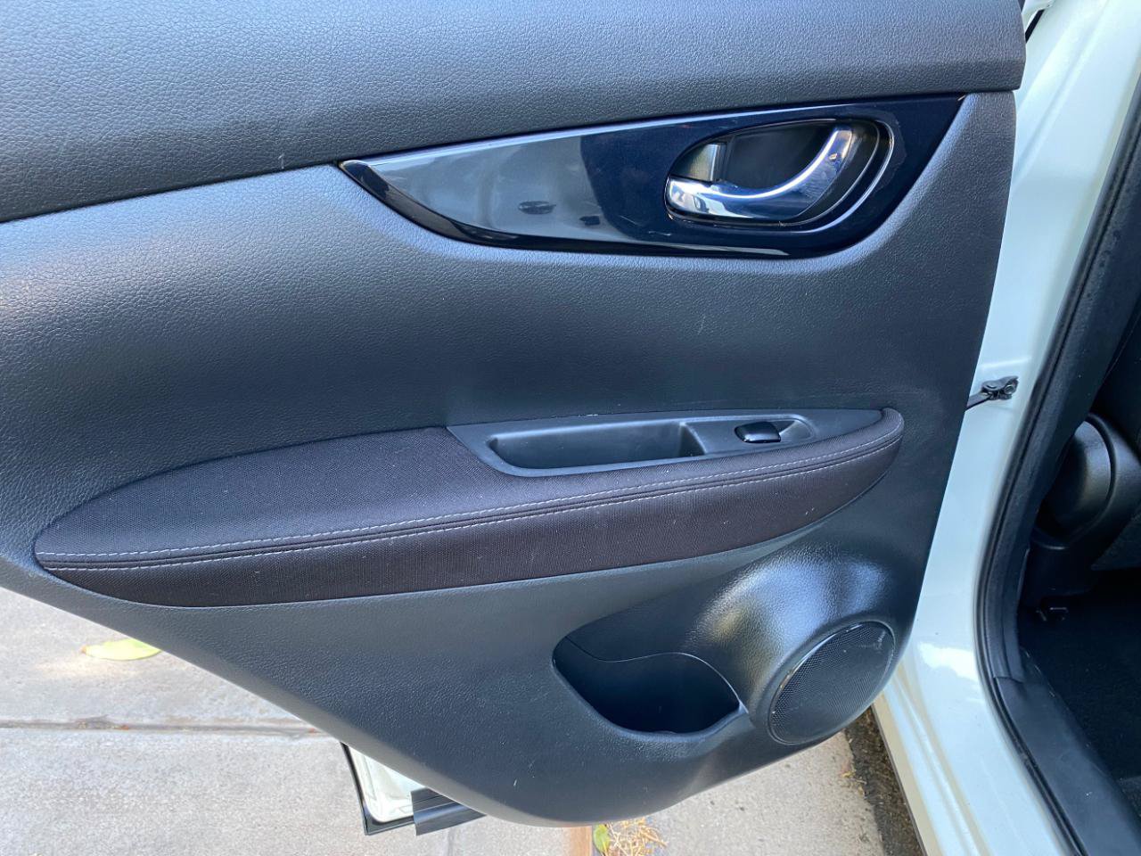 Used 2018 Nissan Rogue Sport AWD image 28