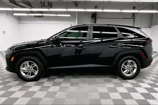 Used 2025 Hyundai Tucson SE FWD image 14