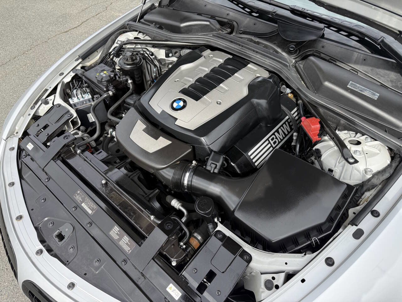 Used 2010 BMW 650i Coupe image 27