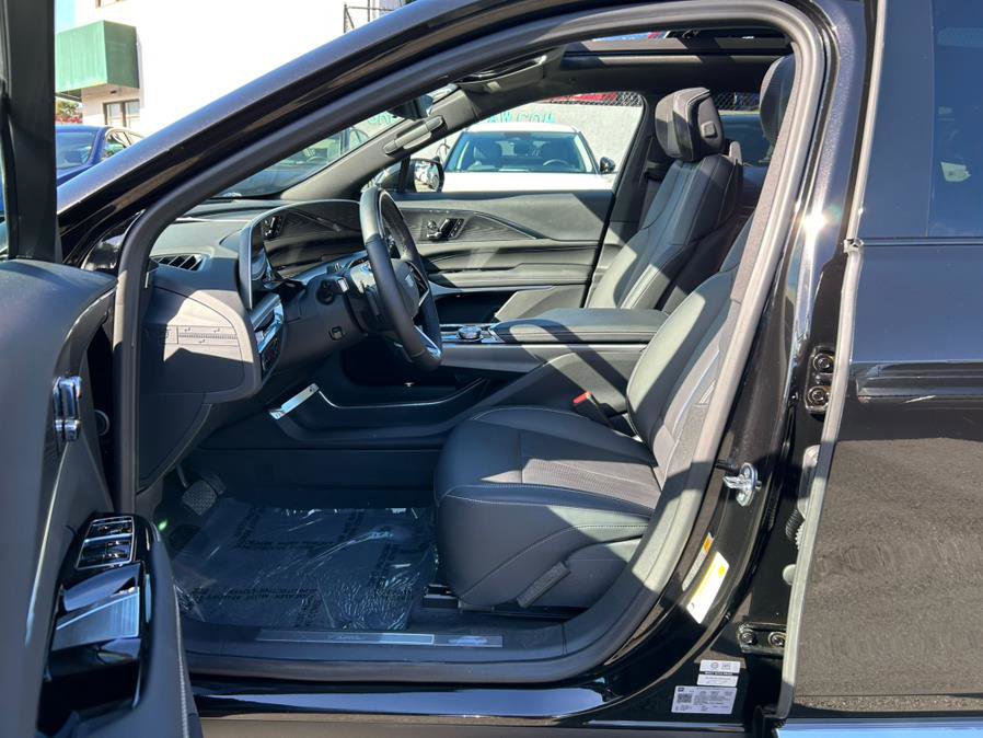 Used 2024 Cadillac Lyriq Luxury w/ LPO, Floor Liner Package image 11