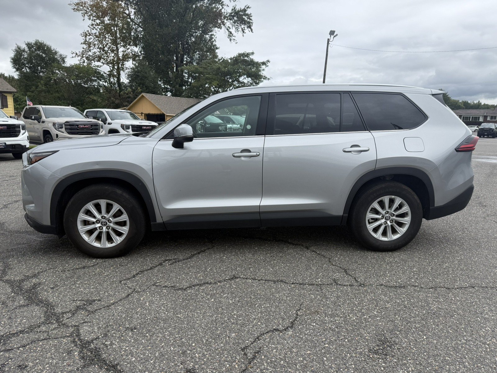 Used 2025 Toyota Grand Highlander AWD image 6