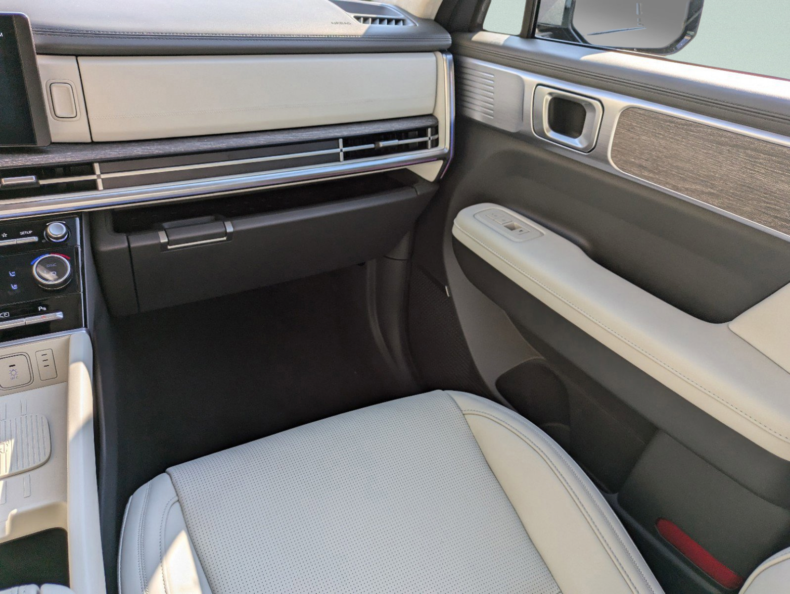 Used 2025 Hyundai Santa Fe Calligraphy FWD image 12