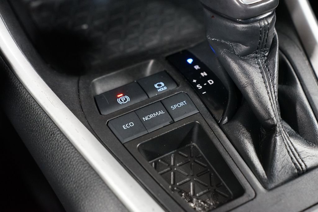 Certified 2021 Toyota RAV4 XLE Premium image 21