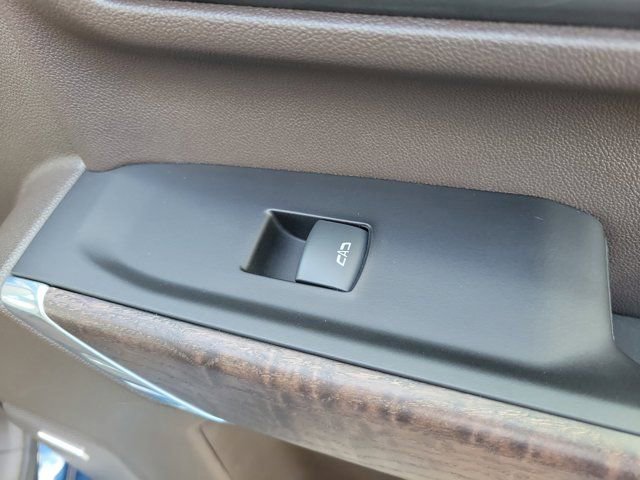 Used 2022 GMC Sierra 2500 Denali w/ Denali Ultimate Package image 9