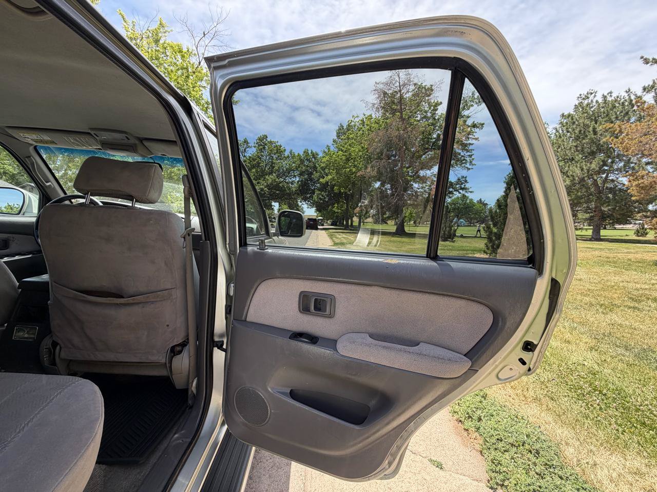 Used 2002 Toyota 4Runner SR5 AWD/4WD image 21