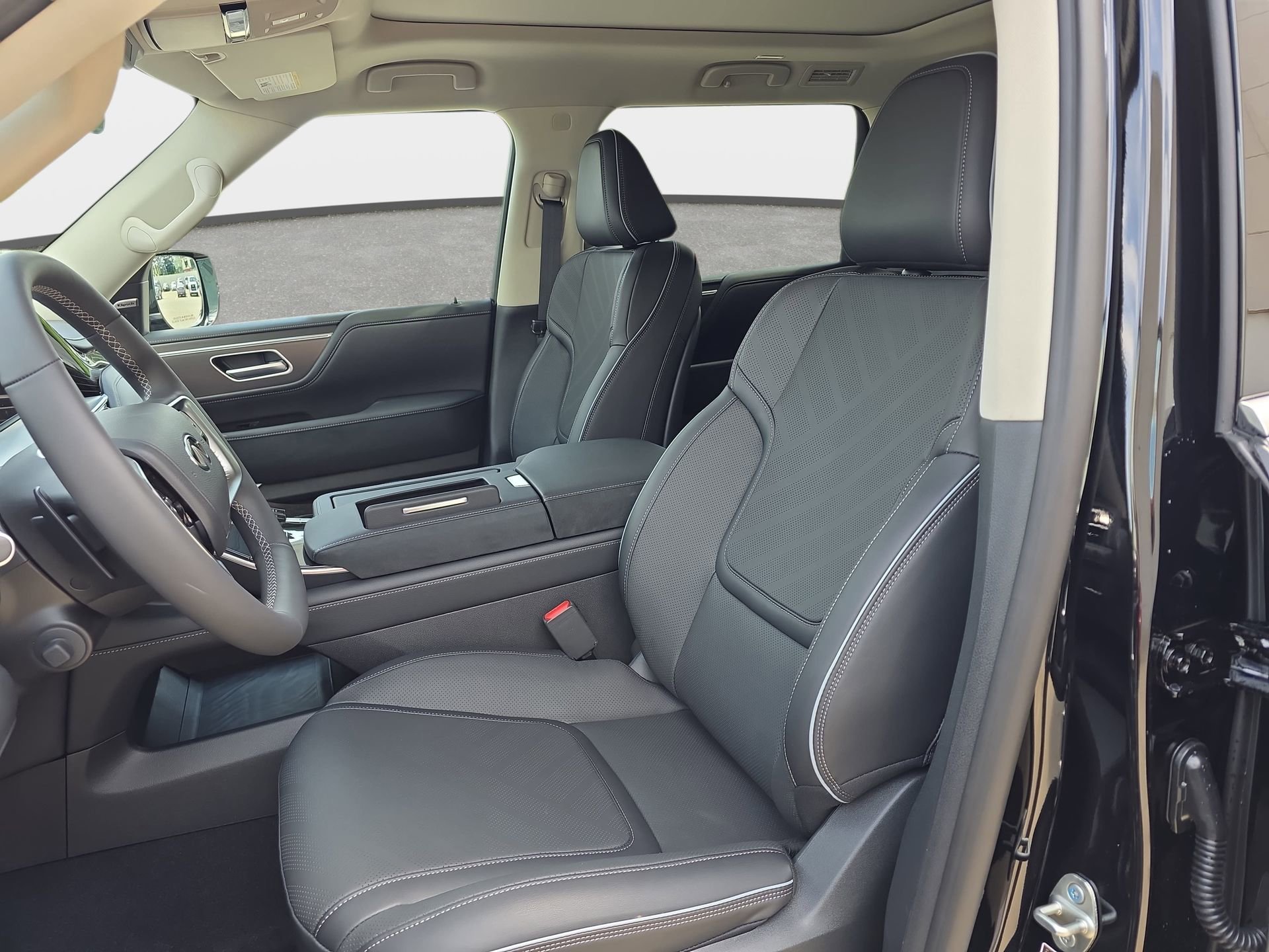 New 2026 INFINITI QX80 Luxe RWD image 15