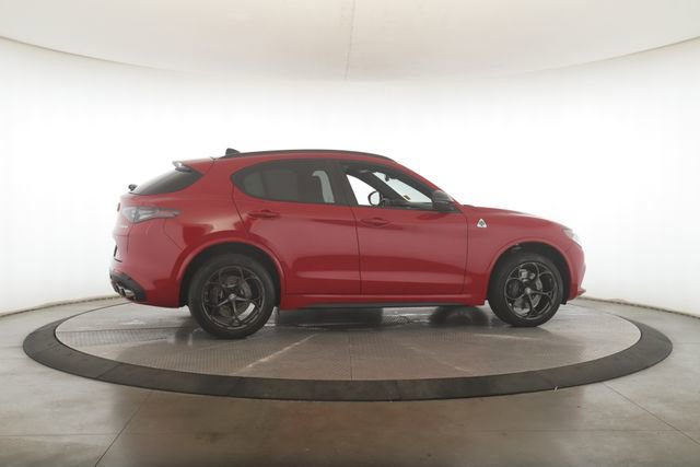 Used 2024 Alfa Romeo Stelvio Quadrifoglio w/ Active Assist Plus Package AWD/4WD image 6