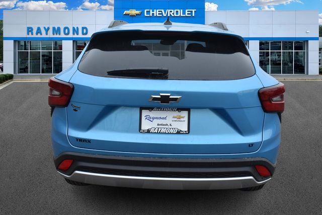 New 2026 Chevrolet Trax LT w/ LPO, Blackout Package image 5