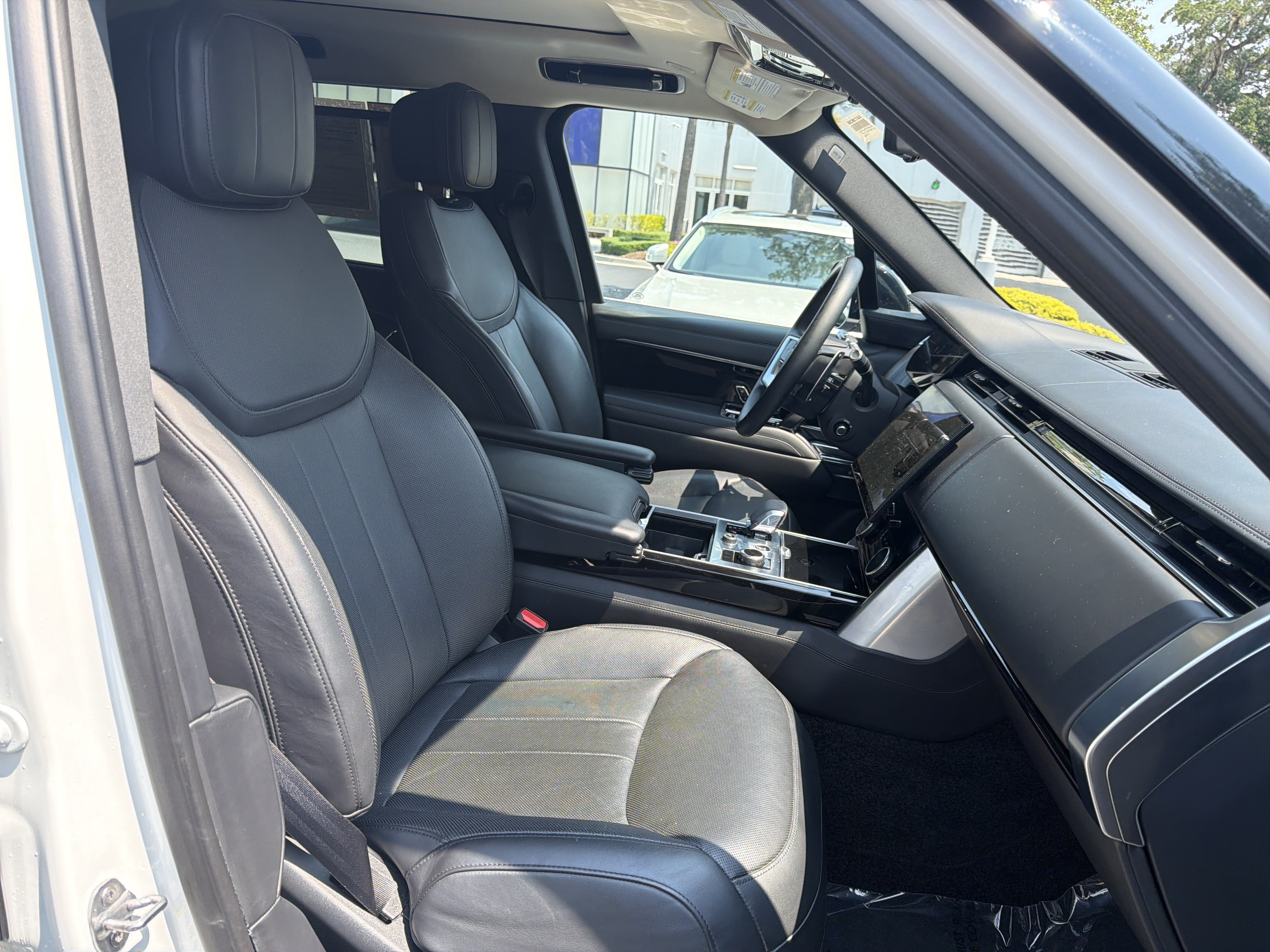 Used 2022 Land Rover Range Rover SE AWD/4WD image 35