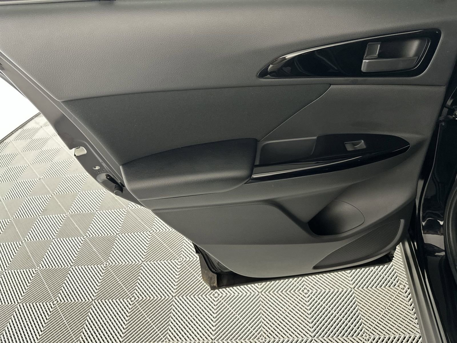 Used 2024 Mitsubishi Eclipse Cross LE image 30