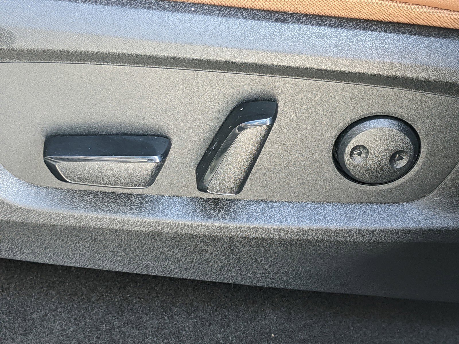 Used 2024 Nissan Pathfinder Platinum w/ Cargo Package image 18