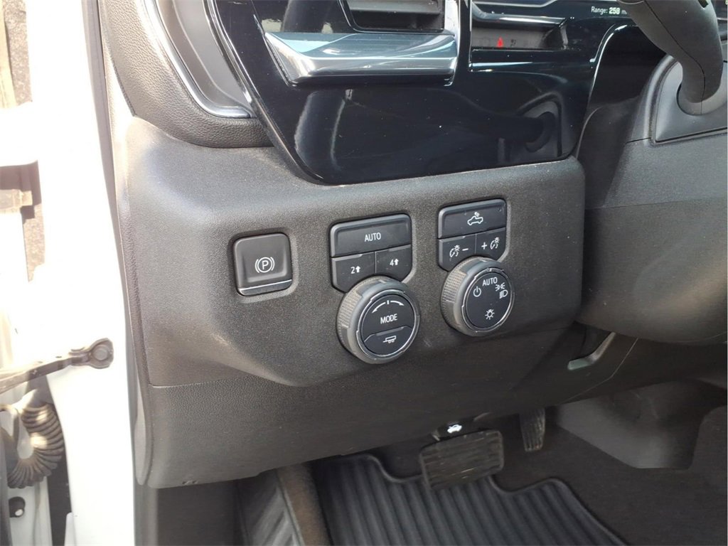 Used 2023 Chevrolet Silverado 1500 LT image 18