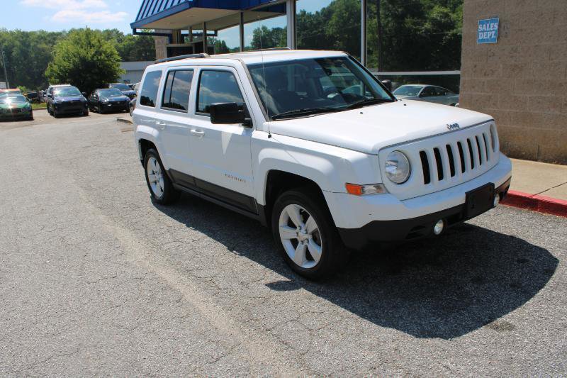 Used 2016 Jeep Patriot Latitude FWD image 3