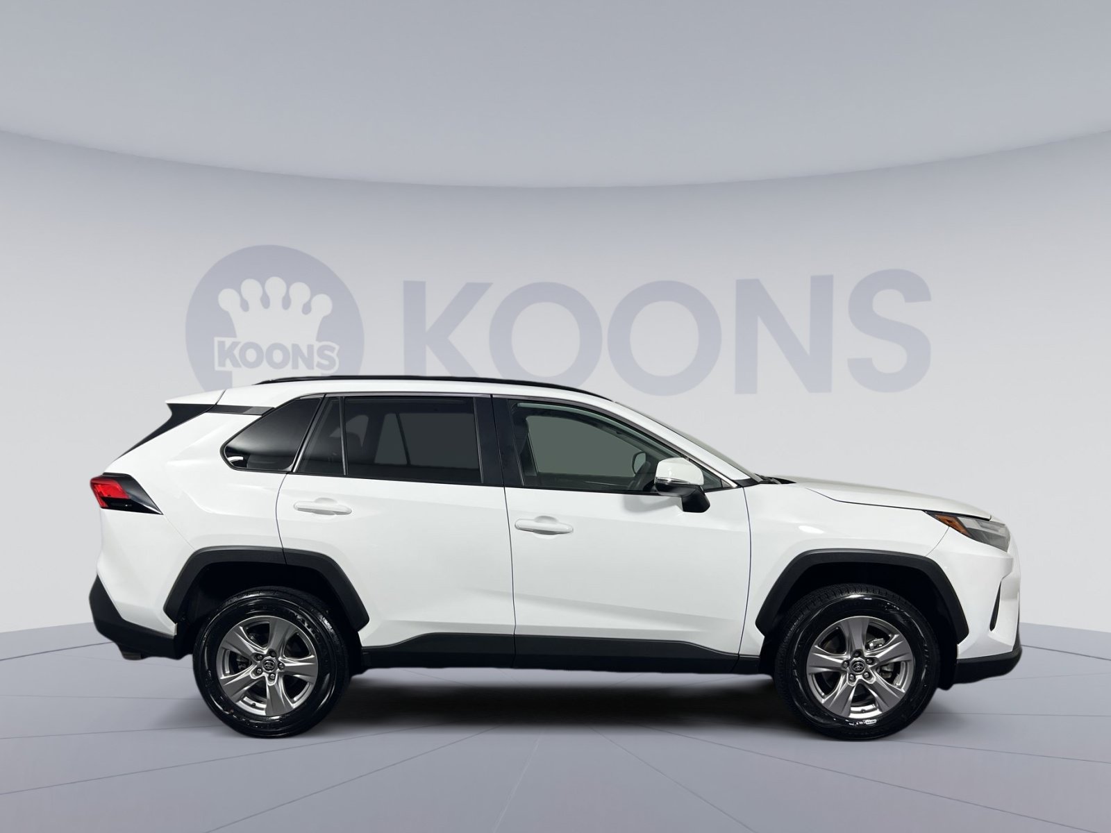 Used 2025 Toyota RAV4 XLE FWD image 12