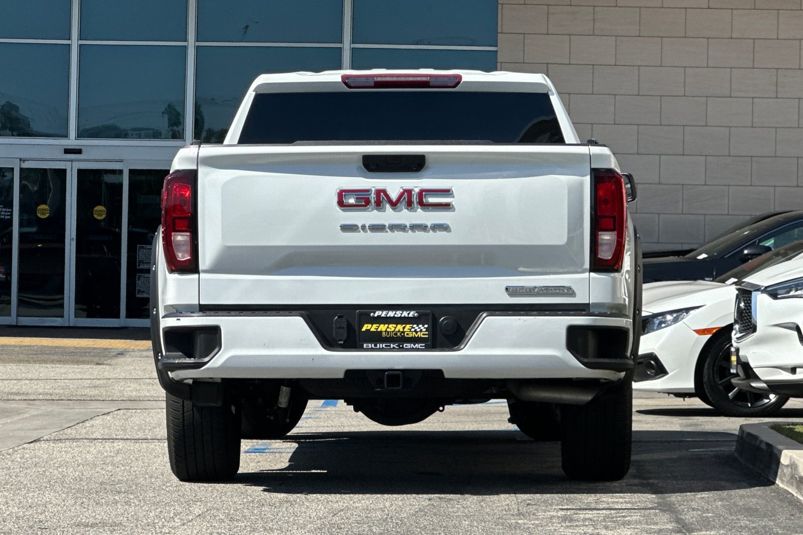 Used 2023 GMC Sierra 1500 Elevation AWD/4WD image 5