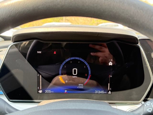 Used 2025 Chevrolet Trax LT FWD image 17