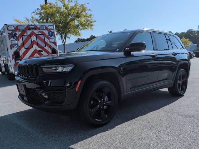 Used 2023 Jeep Grand Cherokee Altitude AWD/4WD image 7