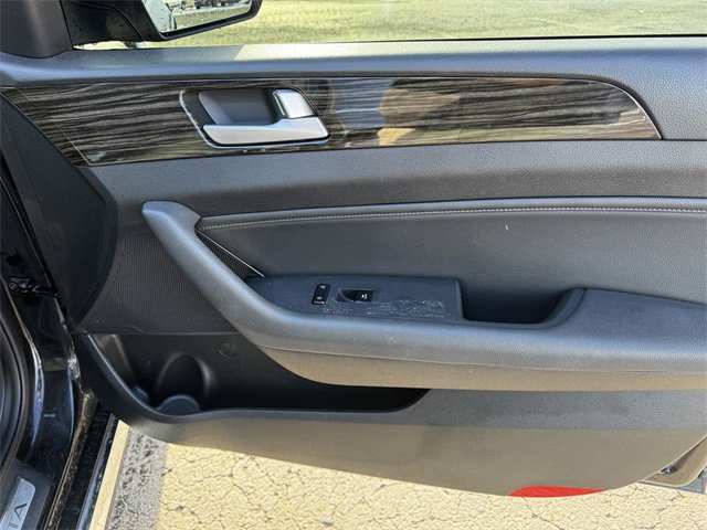 Used 2016 Hyundai Sonata Limited image 13