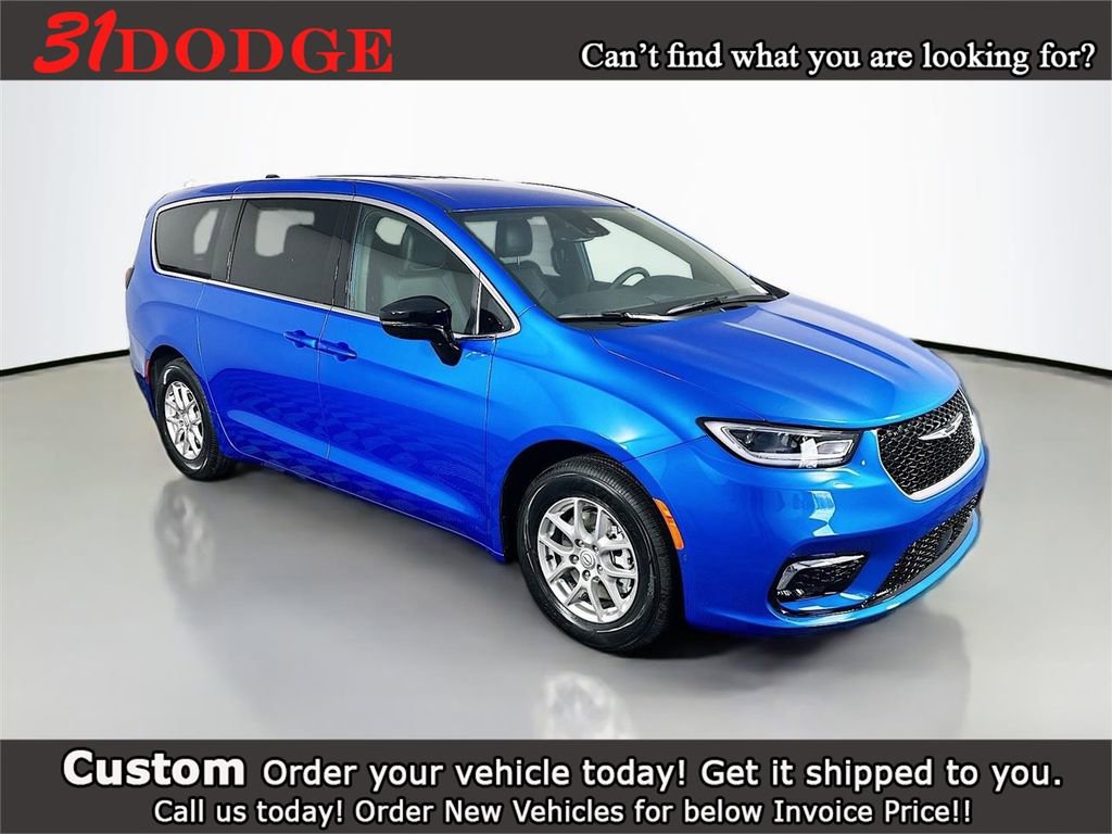 New 2026 Chrysler Pacifica Select