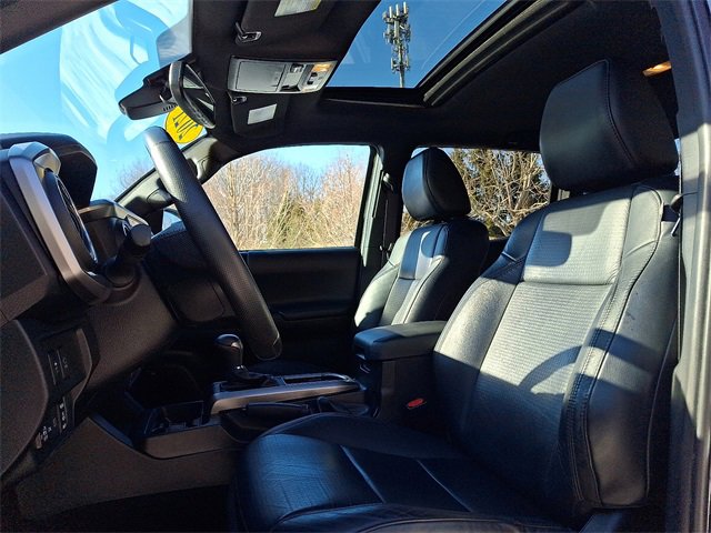 Used 2021 Toyota Tacoma Limited image 13