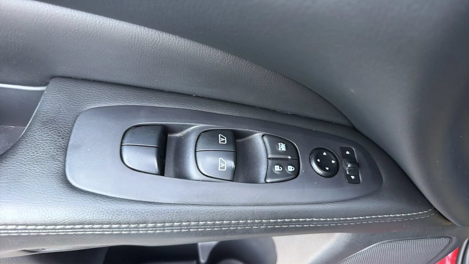 Used 2014 Nissan Pathfinder SL w/ SL Tech Package AWD/4WD image 43