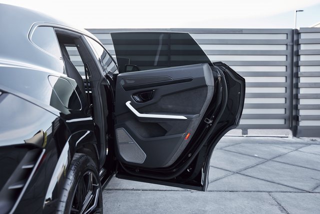 Used 2025 Lamborghini Urus SE image 25