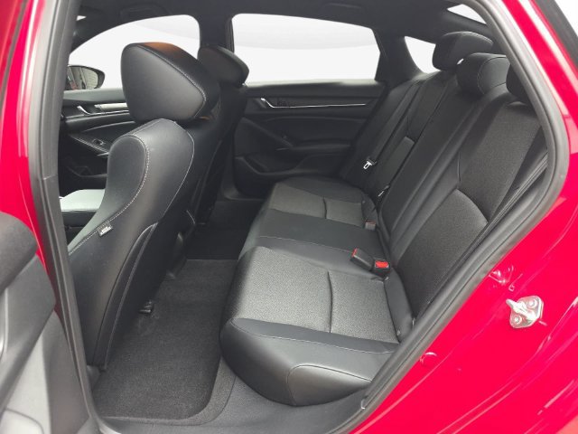 Used 2018 Honda Accord Sport image 14