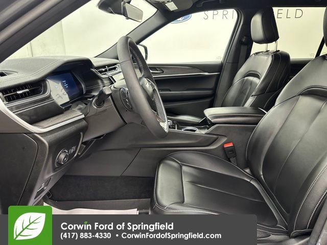 Used 2025 Jeep Grand Cherokee Limited w/ Trailer Tow Package image 22