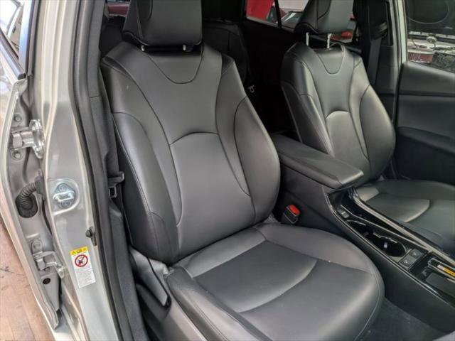 Used 2022 Toyota Prius L Eco image 10