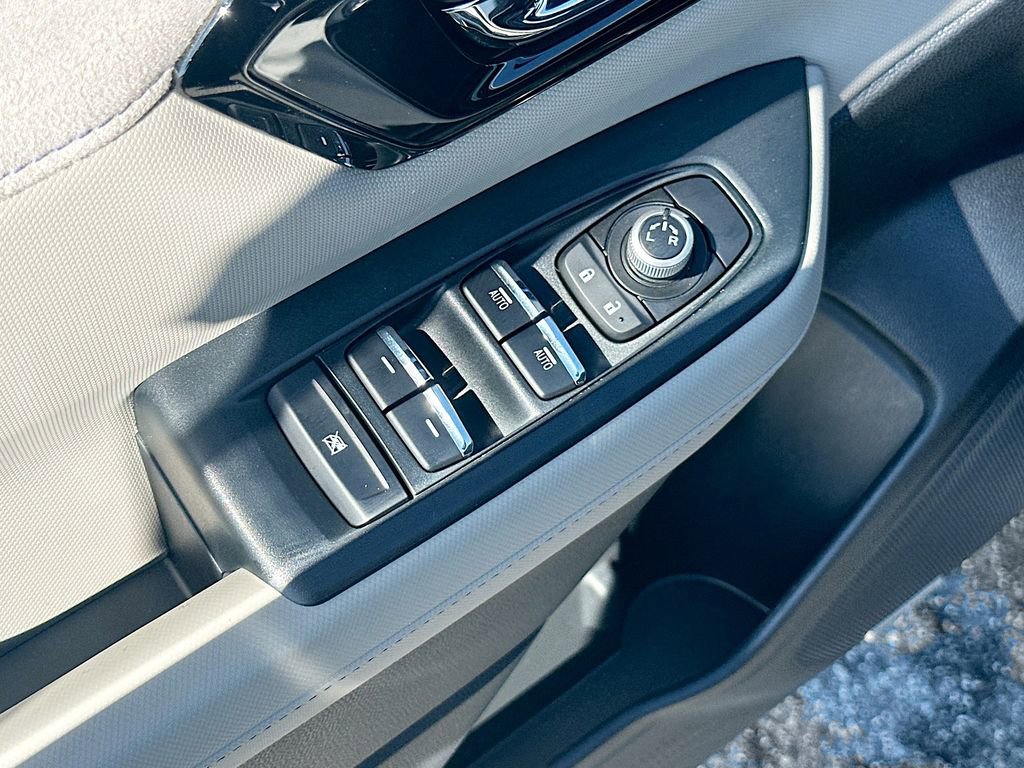 Used 2025 Subaru Forester Limited AWD/4WD image 18