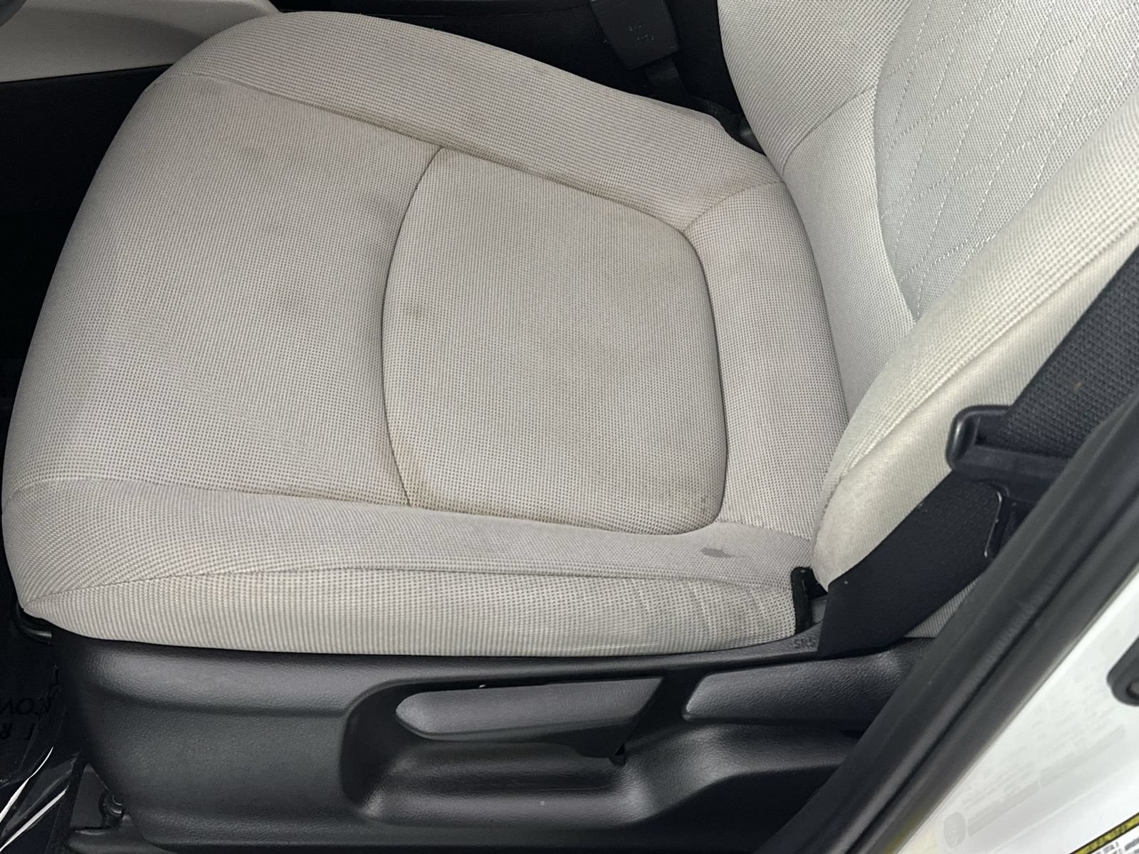 Used 2022 Toyota Corolla Cross L FWD image 12