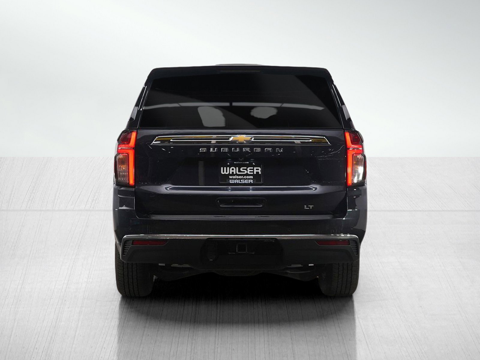 Used 2022 Chevrolet Suburban LT w/ Luxury Package image 4