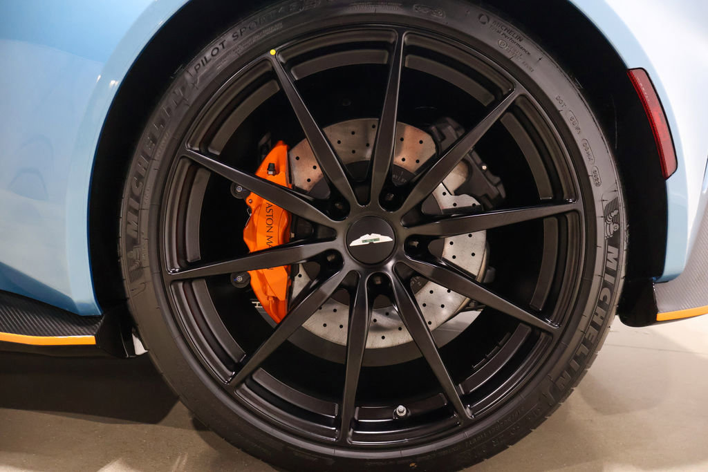 Used 2023 Aston Martin V12 Vantage image 12