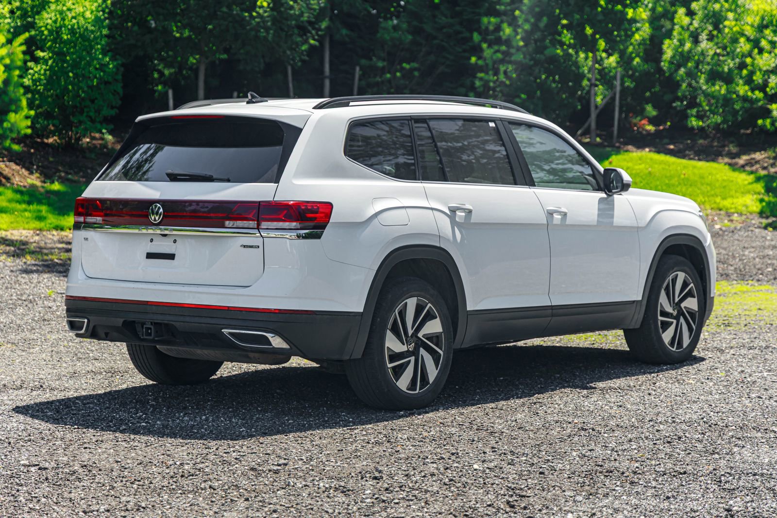 Used 2024 Volkswagen Atlas SE AWD/4WD image 8