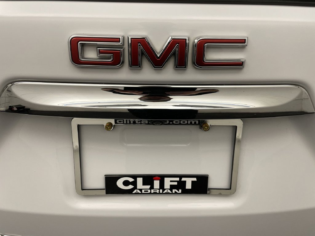 Used 2023 GMC Terrain SLT w/ LPO, Floor Liner Package FWD image 24