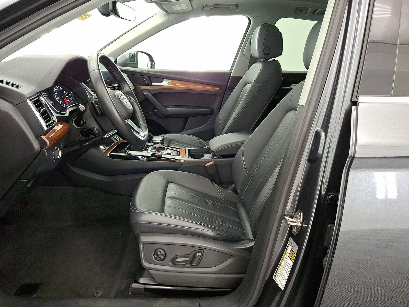Used 2023 Audi Q5 2.0T Premium AWD/4WD image 3