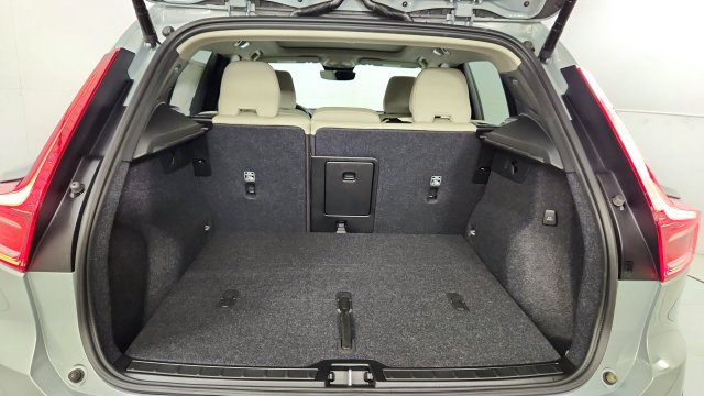 New 2026 Volvo XC40 B5 Plus w/ Protection Package Premier AWD/4WD image 39
