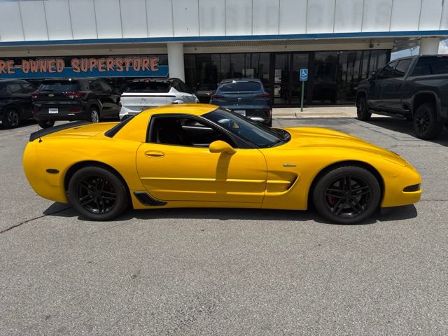Used 2002 Chevrolet Corvette Z06 w/ Memory Pkg RWD image 2