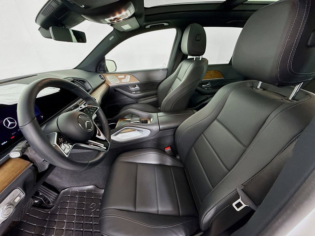 Used 2025 Mercedes-Benz GLE 450e 4MATIC image 5