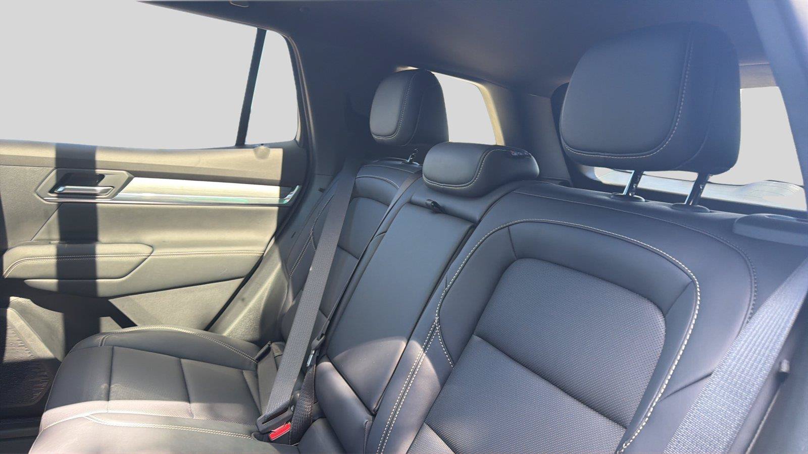New 2027 GMC Terrain Elevation w/ Elevation Premium Package FWD image 18