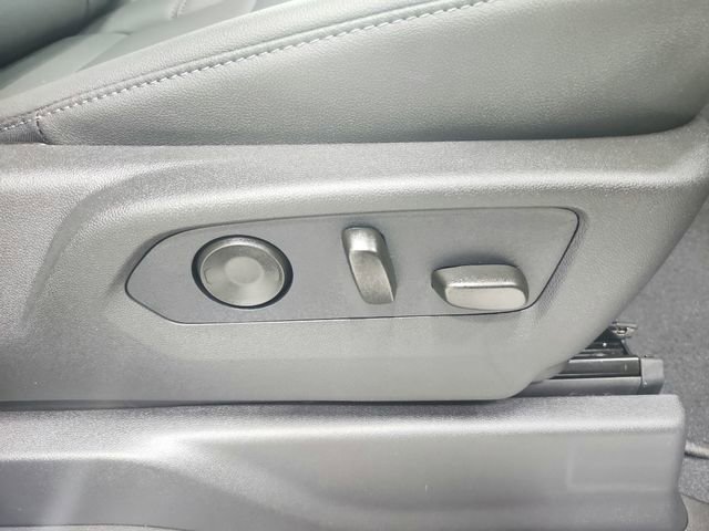 New 2026 GMC Sierra 1500 SLT image 40