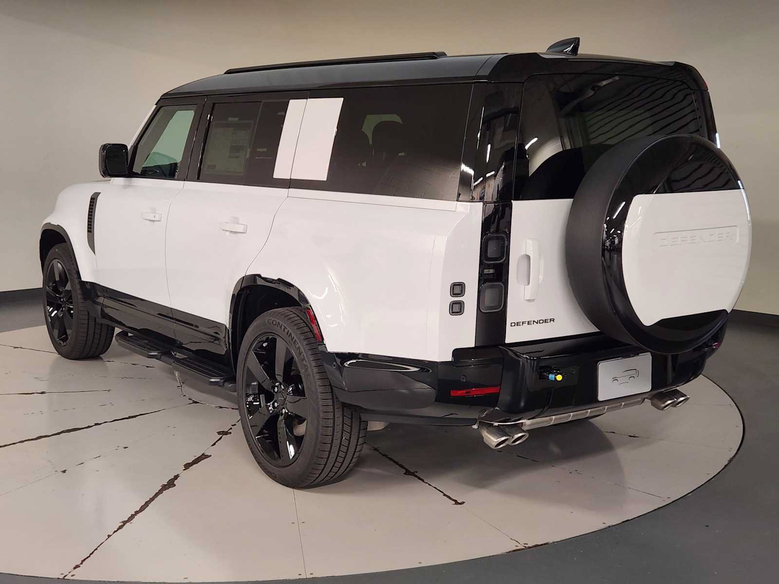 New 2026 Land Rover Defender 130 V8 AWD/4WD image 6