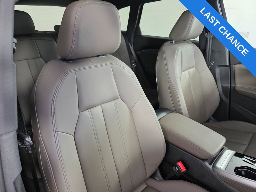 Used 2025 Audi Q5 Premium image 30