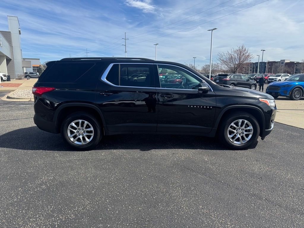 Used 2019 Chevrolet Traverse LT AWD/4WD image 2